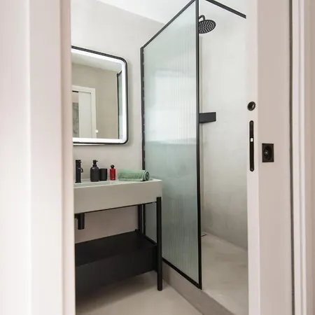 Apartment Lovely 51 M Near Montmartre Paris
