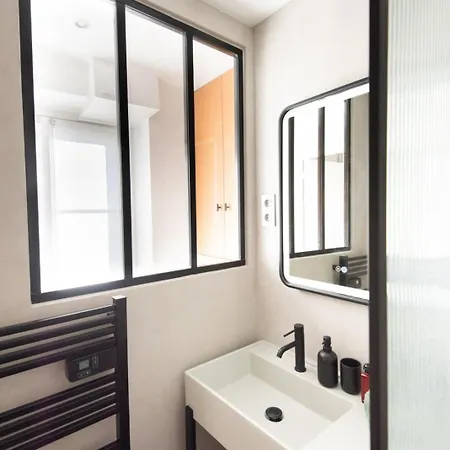 Lovely 51 M Near Montmartre Apartment Paris